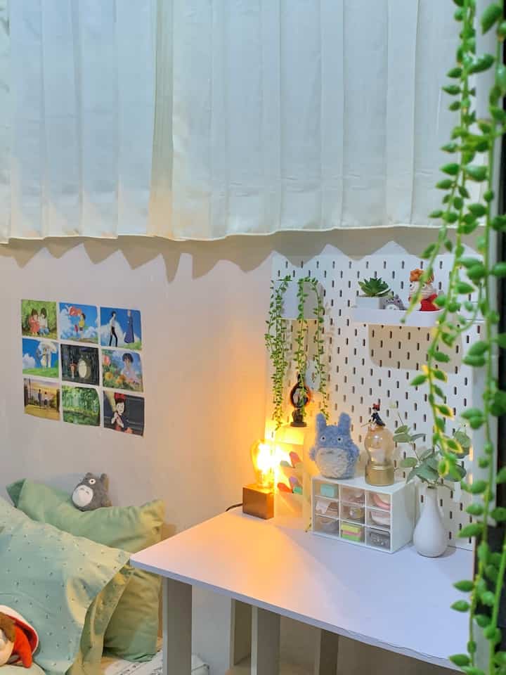  Inspirasi ruang Ghibli di ruang kecil 🪴
 
#DekorBudgetFriendly
#EstetikMurah
 #SpillDecorLowBudget #ghiblidecor #decor #decoration #room #roomtour #roomideas
