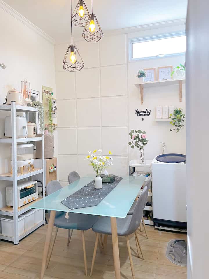 Pojok sempit dirumah✨

Ini adalah pojokan sempit dirumah berukuran 1 m kami gunakan untk space loundry room tepat nya ruang cuci saja. 

Tidak luas tapi cukup untuk spaca ruang cuci.

#SudutRuanganSempit
#PojokSempit
#DekorasiPojokSempit
#LoundryRoom
#RuangCuci