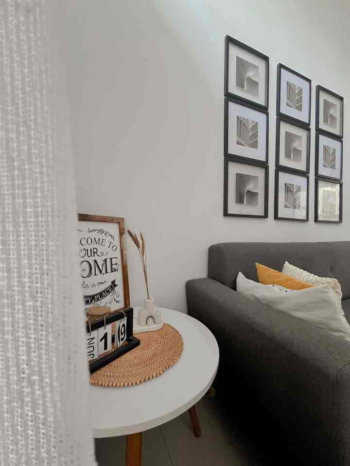 — Narrow Corner Decoration 🌻

Near the living room area there is a fairly small space but it can fit a lot, maybe, meanwhile I installed a round table with other decoration items as well as a calendar.

The plan for this narrow corner area, I want to put a closed shoe cupboard with wall decoration above it. 

But for now, this corner is used to relax while playing on your cellphone, watching Netflix or having a snack first, okay?

hope it inspires🫶🏻

#NarrowRoomCorner
#NarrowCorner
#NarrowCornerDecoration
#Relaxing Area
#CozySpace