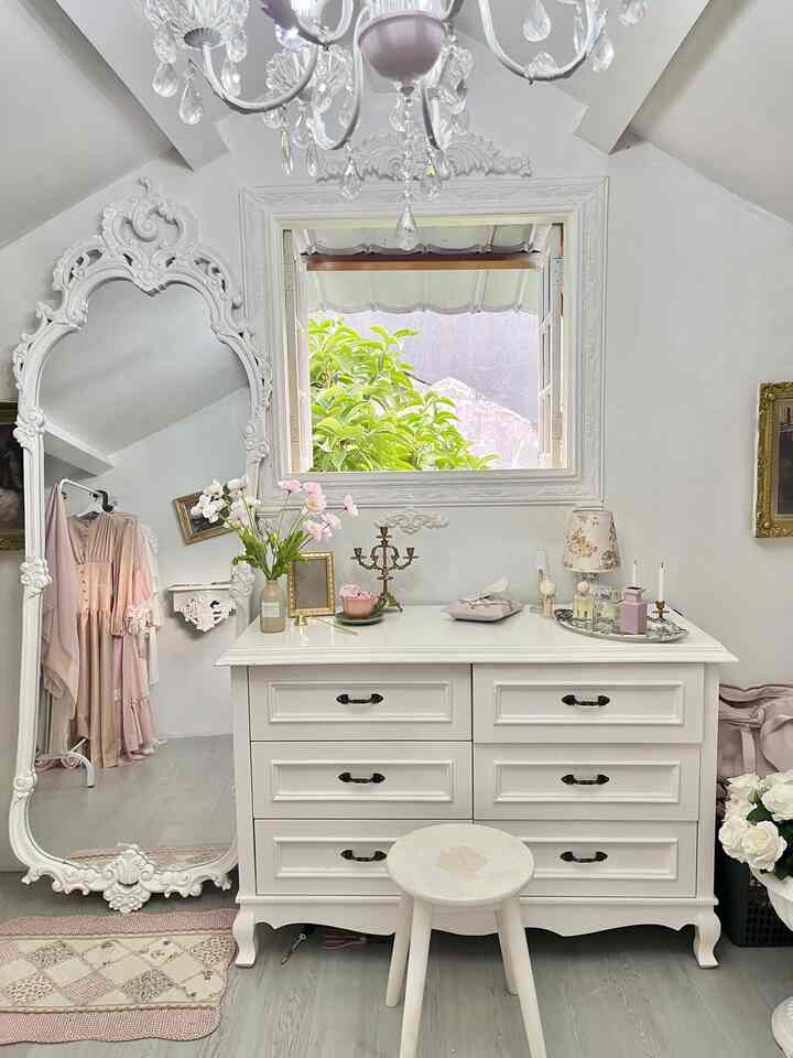 My Comfy Room
Dari sekian banyak ruangan, kamar adalah salah satu tempat yang paling bikin nyaman, karena itu kamar yang aku punya, aku dekor sesuai impianku, supaya menjadi tempat yang bikin nyaman💗 

#RuanganFavorit #BendaFavorit #SpillBarangFavorit