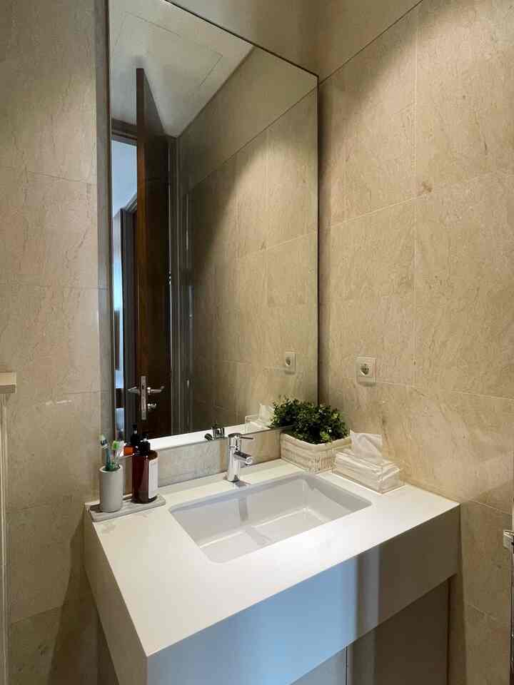 kamar mandi tamu #bathroom #kamarmandi #bathroomideas #apartemenbathroom #whitesink