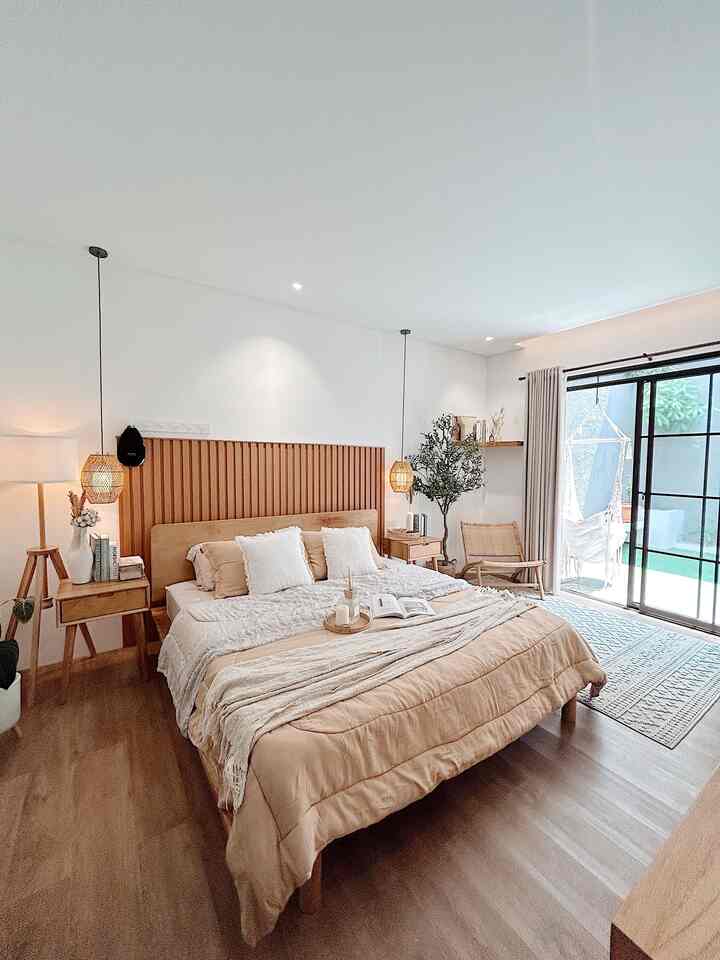 Lighting adalah kunci paling penting dalam membangun suasana ruangan.
penggunaan lampu yg tepat akan membuat ruangan terasa lebih mewah. 
Coba gunakan spotlight yg ditembak pada dinding agar membentuk bias2 lampu yg cantik.


 #LampuRumah
#InspirasiLampu
#SpillLampuEstetik #lightingrumah #pencahayaanestetik #desaininterior