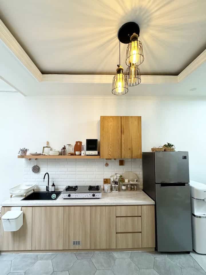 Home Lighting 💡✨

Ambience dari lighting bisa memberikan suasana hangat didalam rumah maka kami memilih lampu yang warm white 🌟

#LampuRumah
#InspirasiLampu
#SpillLampuEstetik
#TableLanpAesthetic
#AestheticLamp

