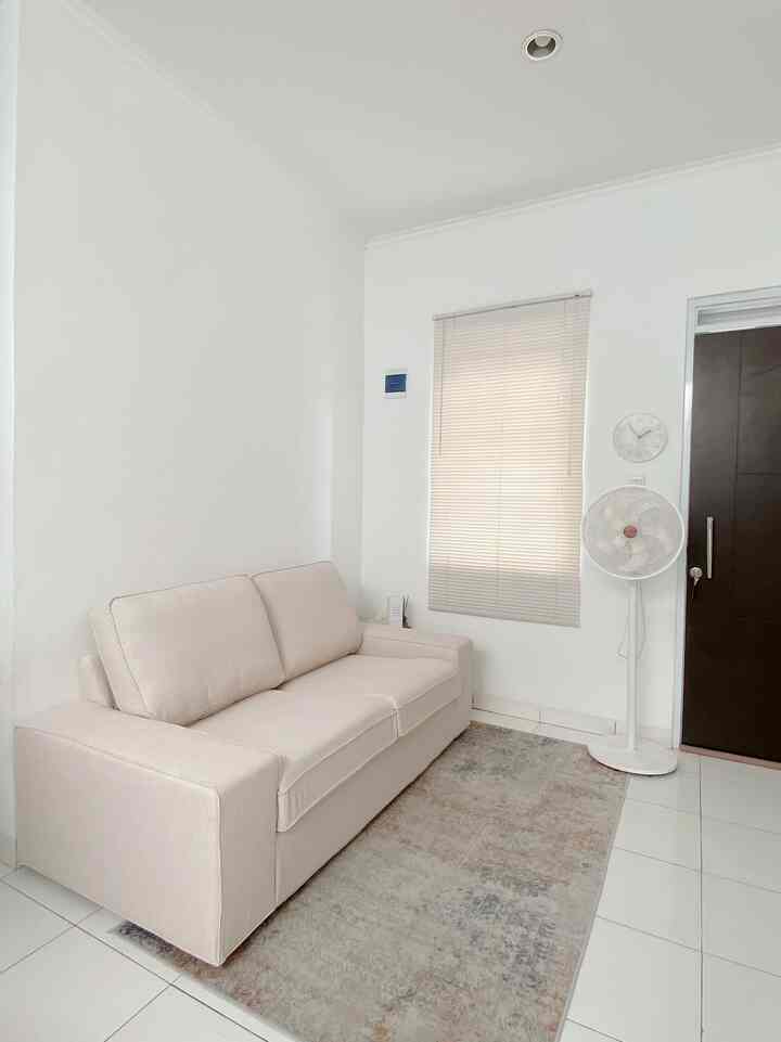 Akhirnya, setelah satu tahun menempati rumah ini punya sofa juga.

Wishlist banget dari tahun lalu, kalo mau punya sofa ikea warna ini. Looksnya simple, cantik dan tentuk empuk. Semoga wishlist wishlist lain bisa tercapai. Amin😍✨

#livingroom #ruangtamu 
 #Rumah #rumahminimalis #livingroominspo #inspo #homedecor #ruangtamuminimalis