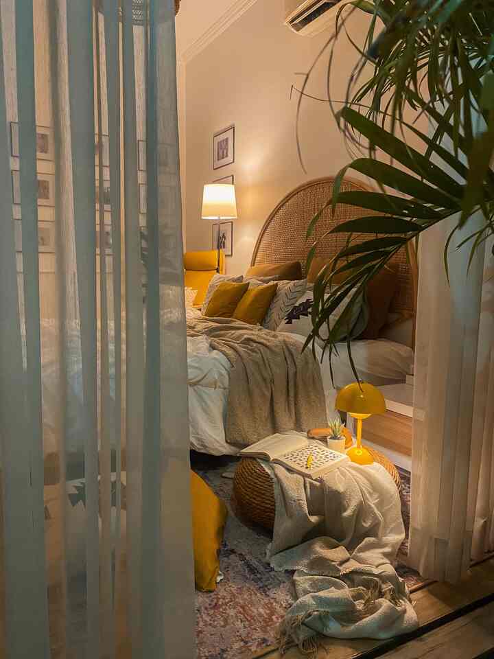 Bedroom Lighting ✨
—
pasti setuju kan kalo lighting punya pengaruh besar buat ciptain ambience atau mood pada ruangan, nah untuk bedroom di rumahbunday sebetulnya ada lighting utama lampu rotan gantung, tapi jujur lebih suka cuma nyalain lampu kecil di bawah, ada standing lamp dan juga desk lamp dengan cahaya warm tanpa lampu utama, ambience nya jauh lebih nyaman, bedroom jadi warm and cozy🌙

dan dua lampu ini harganya affordable under 200K 👌🏻✨

#LampuRumah
#InspirasiLampu
#SpillLampuEstetik
#ScandiBohoStyle
#BedroomInspo
#InspirasiKamar