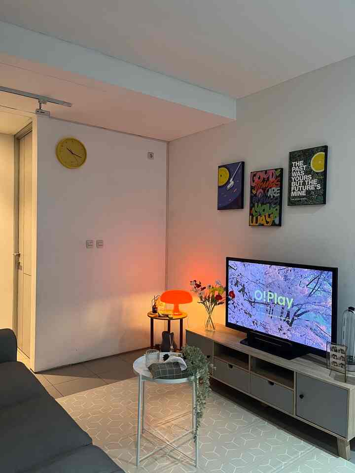 Tipe lampu yang dipilih lebih ke warm agar ruangan terasa hangat. Lampu jamur orange ini didapatkn melalui marketplace dengan harga under 300K. 

#Lampurumah
#inspirasilampu
#spillLampuEstetik 
#Lampumeja
#lampuruangtv