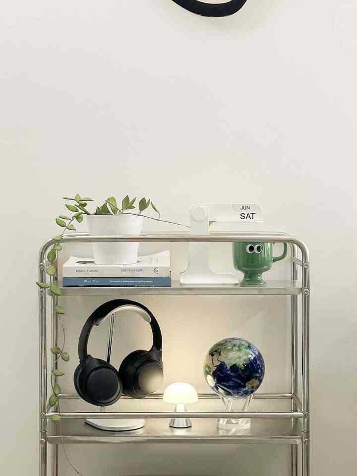 mendekorasi ulang troli estetikaku~

#Penataan Meja
#DeskInspo
#Dekorasi Meja