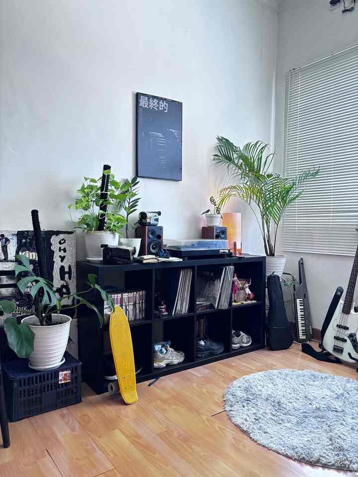 my bedroom yang di buat dengan tema cozy minimal menjadi salah satu fav view ketika pulang #inspirasibedroom #inspirasikamartidur #karamcantik #kamarrumah