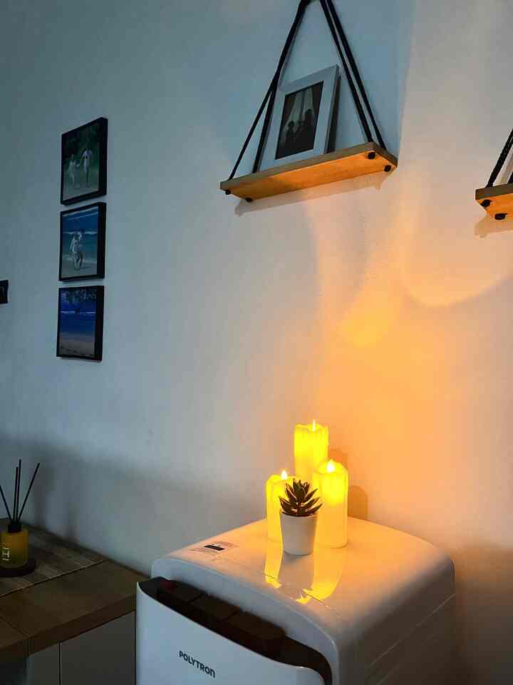 — Night Mode 🌙

situasi malam dinning room dentyhouse nih,
biasanya klo uda masuk makan malem suka banget matiin lampu utama..

tujuannya biar beda aja ambience nya🥰
selain itu jdi lebih kerasa romantis, cahaya lampu tipis tipis gini masih keliatan ko ga gelap banget, kebetulan aku pakai 3 lilin elektrik nya.

kalau memasukin waktu malam dirumah kalian gimana? ada yang sama juga matiin lampu utama? bisikin aku yaa🫶🏻

#nightmode
#dinningroom
#dinningarea
#rumahsatugaris
