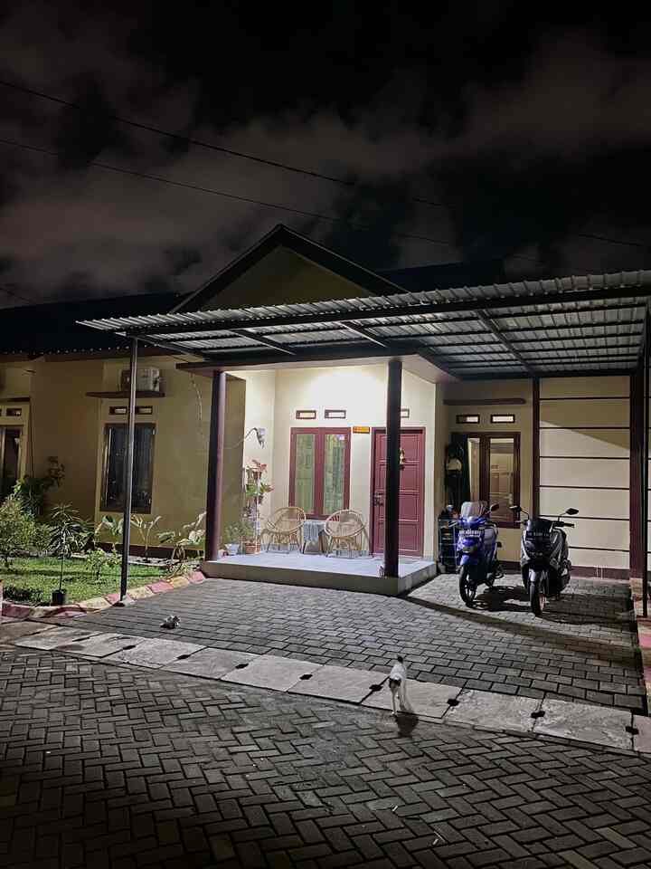 Fasad rumah rantau, berkonsep minimalist yaa.. 
karna ini rumah dinas jadi semuanya sama fasadnya 😁
Semoga menginspirasi temen temen yang mau konsep rumahnya minimalis 🤍✨

#InspirasiFasadRumah
#FasadRumah
#FasadCantik
#FasadRumahDinas
#FasadRumahRantau
#FasadMinimalist
#Pontianak
#AsramaBrimob