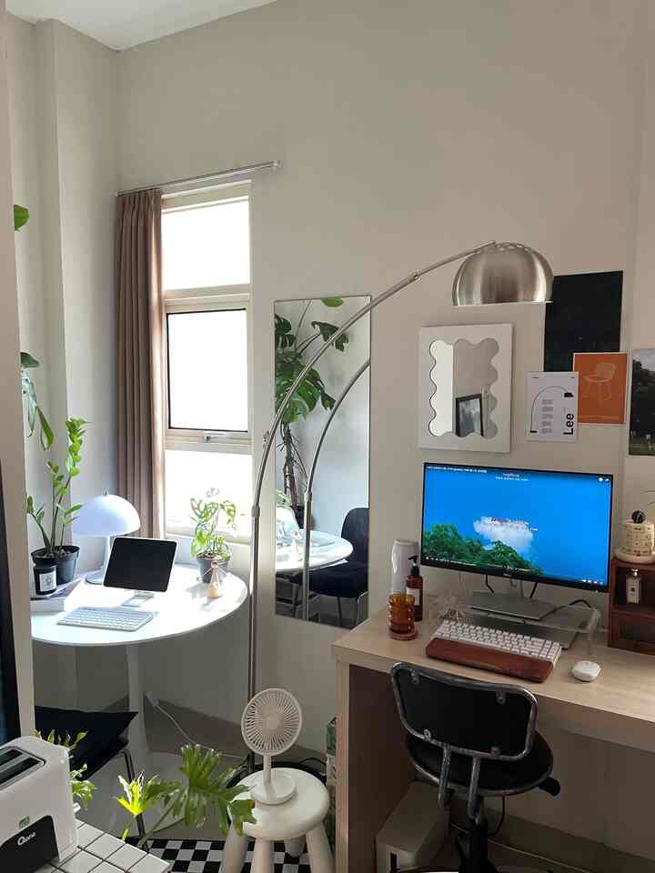 Suasana santai di surga modern abad pertengahan saya 🌿✨
#MidCenturyModern 
#Dekorasi rumah 
#Ruang Nyaman 
#Desain interior 
#Hidup Modern
#Kamar tidur