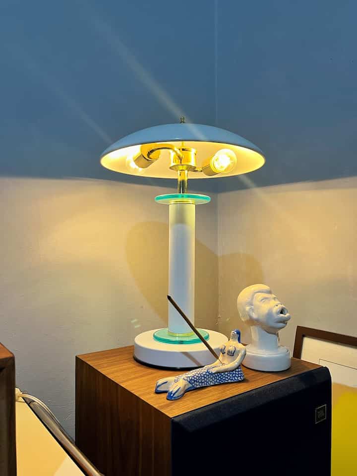 Pernak pernih epik & unik kamar kost saya kebanyakan bermaterialkan ceramic. 
Semoga dapat menginspirasi 🤍
#minimalis #aksesoriskamar #lampukamar #lampumeja #lampuantik #turntable #listeningroom #inspirasikamar 