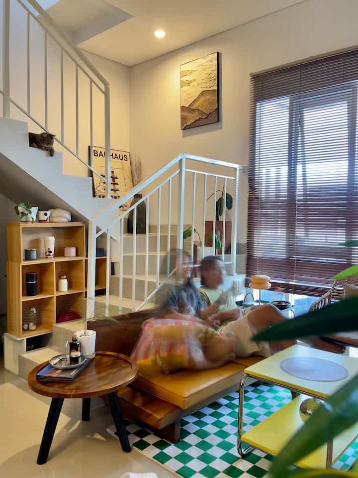 Where and what time is your favorite moment at home, the first is the moment of drinking coffee in the morning while working, opening your iPad and tablet at the dining table with your husband, while enjoying the air from the back garden. 

And the second is in the afternoon with a slow afternoon vibe, we watch films from streaming platforms such as Netflix, etc. in the Living Room. Also accompanied by our two cats, each of whom also has a favorite spot 😉

#FavoriteTimeAtHome #SantaiDiRumah #RuangFavorit #AktifitasDiRumah #AktifitasDiLivingRoom #Dinningroom #coffeetime #movietime 