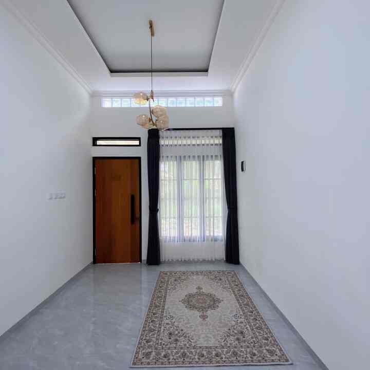 Ini ruang tamu aku kalau lagi lesehan, kadang bocil suka naik2 sofa sama teman2 nya bukanya ga boleh tapi aku cape kalau kotor bersihinnya, mknya kadang sofanya aku pindahin. 😁

Ayukk kita berteman disini 💕 #ruangtamu #ideruangtamu #desainruangtamu #livingroom