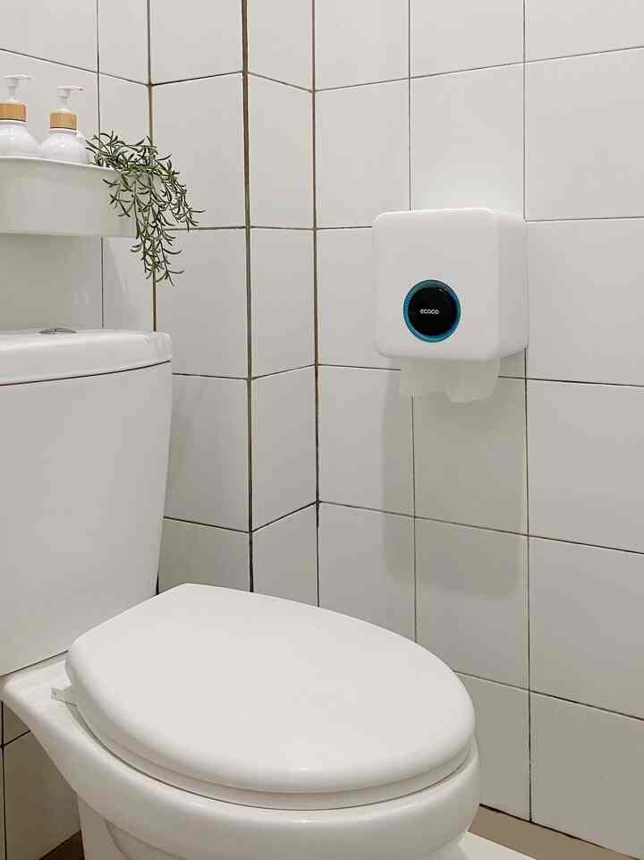 Inspirasi kamar mandi developer.
Kamr mandi ini masih original dari developer, belum ada yg diubah sama sekali.

Walaupun belum di renov diusahakan dibuat senyaman mungkin. Semoga menginspirasi yaaa✨

#bathroom #kamarmandi #homeinspo #kamarmandidecor #homestagram #bathroomdecor #bathroominspo