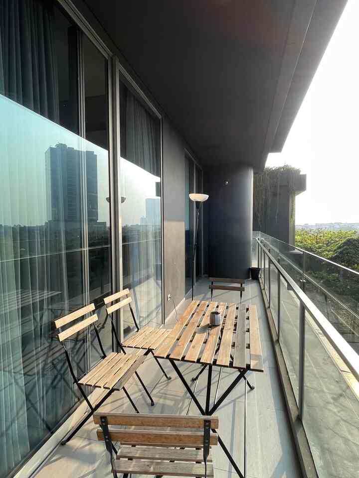 Balcony 🖤 #sunrise #balcony #outdoorspace #balkon #areaoutdoor #areabalkon #balkonapartment