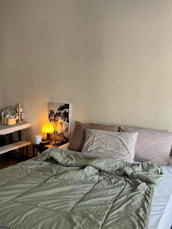 best purchase pertama ku di bedcover pilla home, ringan, lembut, tapi ga panas dan warnanya cantik-cantik. 

kedua untuk kursi makan dari olymplast, mengukuti trend akrilik transparan, murah tapi ga murahan dan cocok untuk space kecil.

ketiga adalah tissue box, aku suka banget tissue box karena merubah banget tampilan meja. kali ini aku pilih warna kuning supaya align dengan perabot yang kupajang.

terakhir ada cushion cover, di toko ini barangnya bagus-bagus, bahan tebal dan motif lucu lucuu

#SpillProductTag
#BendaWajibBeli
#SpillLinkShopee
