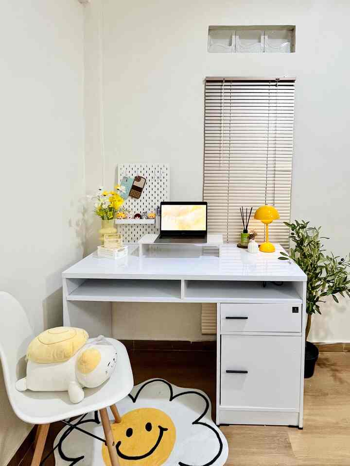 OUR.LIL.HOUSE - ESSENTIALS ON MY DESK 💛

Ternyata seru banget nata-nata meja kerja sesuai dengan color palette yg kita inginkan ✨ aku sengaja memang pilih color palette yellow-white-wood-green surprisingly semuanya bagus 🥹✨ sukak banget pokoknya, jangan bosen2 liat desk aku yaaaa 🥰

#Desk #KoreanDesk #MejaBelajar #MejaKerja #Aesthetic #Yellow #White #Minimalist