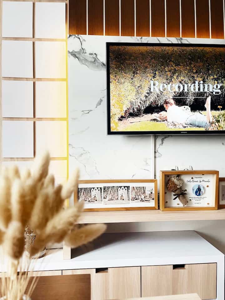 Kei House Color Palette

White - Wood -Black
Kei House memiliki konsep Japandi. Maka dari itu kami memilih warna warna natural. Untuk cat eksterior dan interior dominan kami gunakan warna putih sebagai basic. Furniture yang kami custom menggunakan warna natural wood (HPL dan PVC). Sebagai pemanis untuk mempercantik look interior, kami juga menambahkan warna hitam pada beberapa item dekoratif.

#PilihWarnaRumah
#HomeColorPallete
#RekomendasiWarnaRumah
#JapandiStyle
#JapaneseInterior
