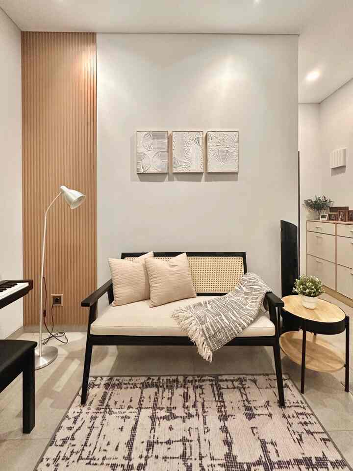 #BTNOAS8
Ruang Estetik Dirumahku 🤎
Suka banget sama looks livingroomku yang sekarang. Terkesan lebih lega dan temanya sesuai dengan tema rumah. Estetik and cozy🤎
#livingroominspo
#livingroomdecor
#ruangtamuestetik
#ruangtamu
#homestyling
#homedecor
#homestagram 
#inspirasiruangtamu
#BTNOAS8
