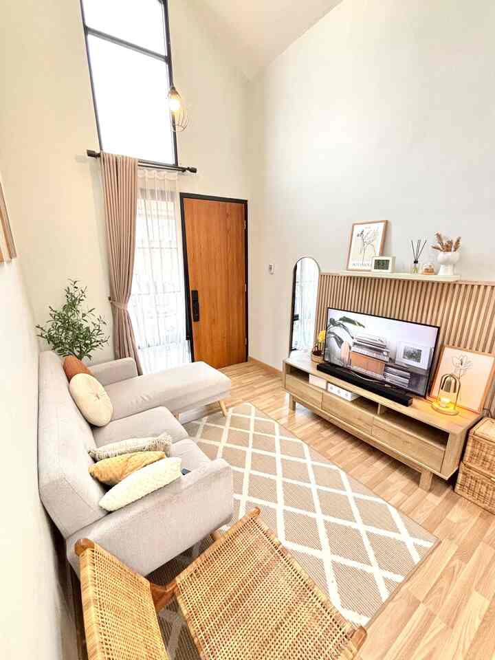 My Japandi Livingroom ✨

ruang tamu sekaligus ruang keluarga yg kami design dengan tema Japandi menjadi ruangan favorit kami 🤎
ruangan ini berwarna dominan white & wood jadi memberi kesan netral dan juga timeless ✨

#BTNOAS8
#Japandistyle
#livingroom
#livingroomdesign
#homedecoration