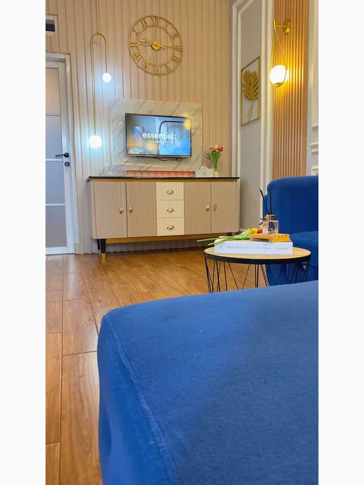 Tempat berkumpul disiang hari.. karena kalo malam hari kami biasa kumpul dikamar saja, ruang tamu sekaligus ruang tv ini kami jadikan 1 tanpa sekat.. untuk memaksimalkan lahan sehingga terkesan lebih luas...


---------
#inspirasirumah
#dekorrumah
#dekorrumahsubsidi
#dekorasiruangan
#inspirasirumahsubsidi
#wallmoulding
#rumahminimalis