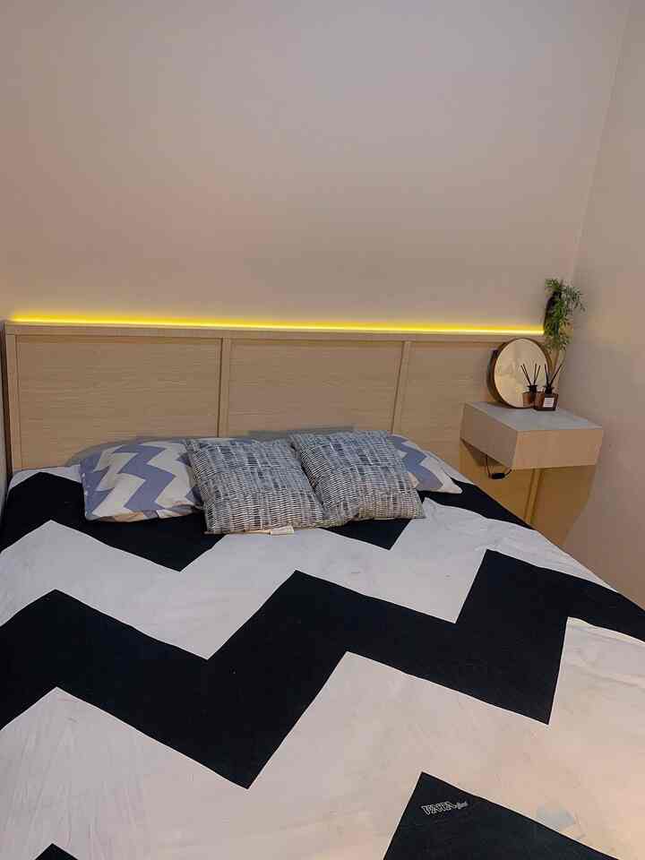 Just changed the bedsheets to monochrome and the results are amazing! Combined with the dominant wooden interior, the room atmosphere becomes more modern and elegant. 
#HomeDecor 
#MonochromeMagic 
#CoupleSleeping 
#Bedroom 
#HomeStyle 
#MinimalistRoom 
#MinimalistHome