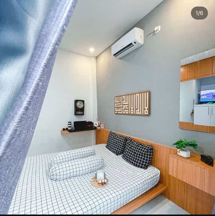 cara membuat kamar yang kecil terliat luas adalah
jangan terlalu banyak printilan. Dan perpaduan kombinasi kayu


#ruangansempit #ruangterbatas #nevertoosmall #kamar #rumah #kamarutama #rumah