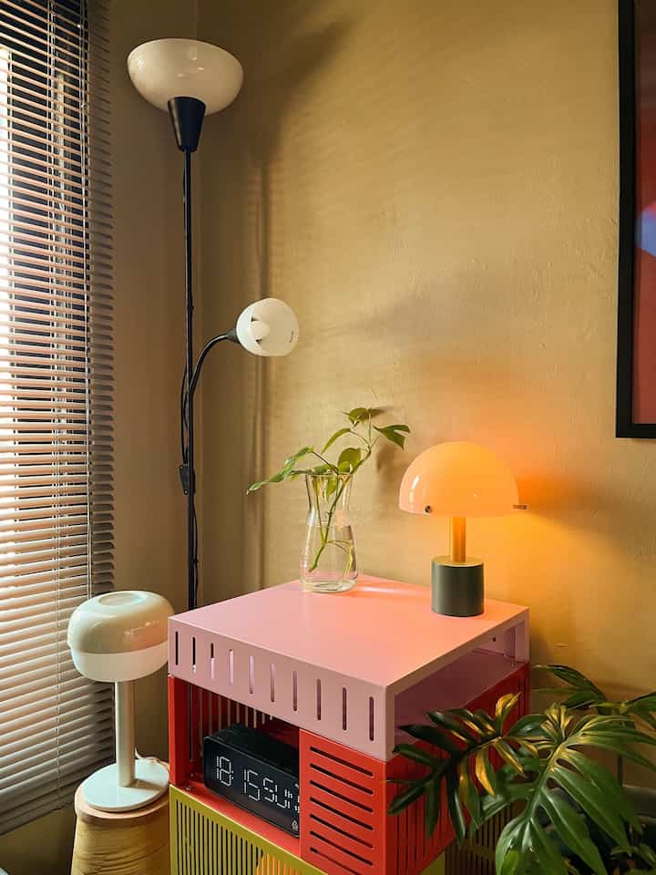 🌟Photo Challenge Alert!🌟

O!Class - "Home Styling Photography 2.0: Master the Art of Editing Your Phone Pics Like a Pro with Adobe Lightroom" with Rizal Ramadhan

Terimakasih sebelumnya Ilmu dan tips O!Class yang diberikan sangat bermanfaat untuk meningkatkan keterampilan dalam editing photo 🙌🏻

Dalam postingan ini terdapat hasil sesudah dan sebelum dari pengediting menggunakan Adobe Lightroom. Photo yang diedit menggunakan gaya warm, gaya pengeditan yang memberikan sentuhan hangat pada foto, sering kali dengan menambahkan rona kuning, oranye, atau merah. Hal ini memberikan kesan yang lebih hangat, nyaman, dan menyenangkan pada gambar. Gaya warm pada photo ini terlihat dari penggunaan warna-warna hangat yang mendominasi, seperti cahaya lampu berwarna oranye dan nuansa cokelat pada dinding, menciptakan suasana yang hangat dan akrab ✨

#OClassPhotoEditing
#MyEditingStyle