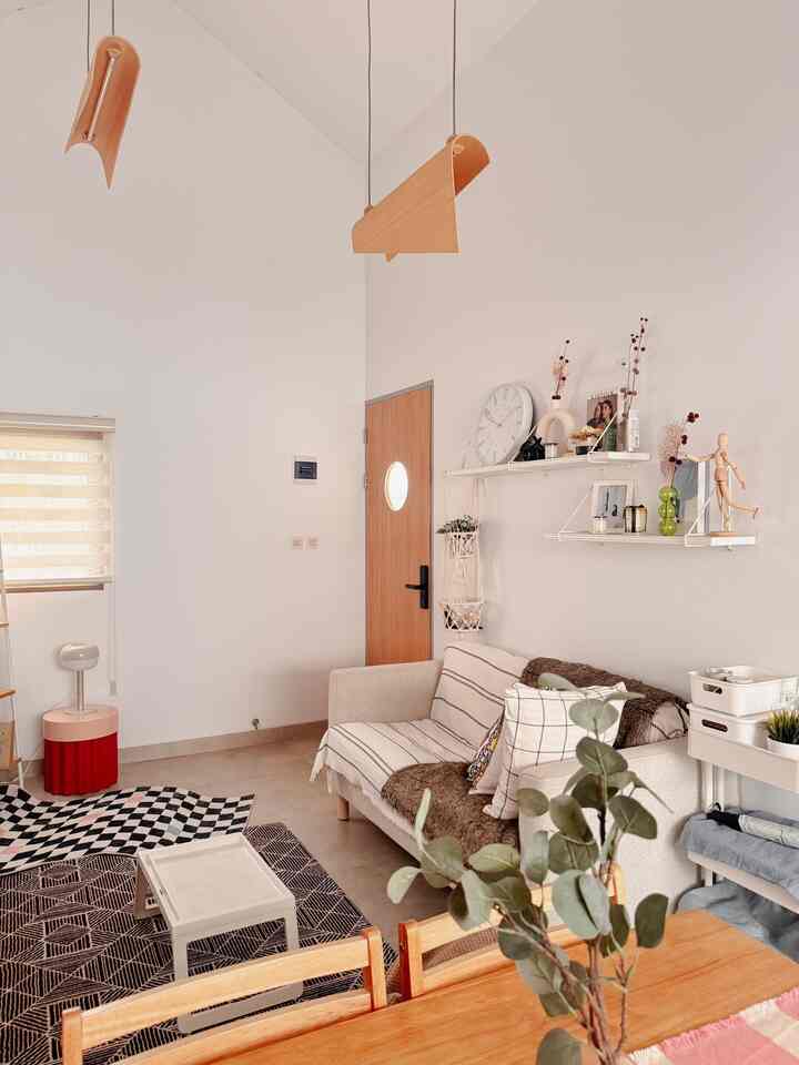 My Home Story
—
Ketika pertama kali memilih rumah ini, ruangan yang paling membuat kami tertarik adalah ruang tengah karena memiliki ceiling yang tinggi dan berbentuk segitiga atap pelana.
Tidak terasa sudah hampir 2 tahun kami menempati rumah ini dan tanpa disadari sudah mengalami banyak perubahan dari mulai renovasi ringan hingga penambahan furniture yang semakin melengkapi rumah ini.
Harapan kami agar rumah ini bisa semakin berkembang sesuai dengan kebutuhan.

#MyHomeStory #MiniHouseTour #CeritaRumahku #HomeStylingInspo #HomeDecorIdeas #RumahCluster #RumahMinimalis