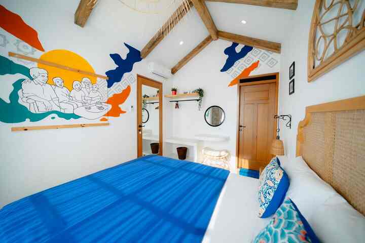 Casa de Likan merupakan rumah singgah untuk keluarga kami yang kami bangun setelah perjalanan menyenangkan kami ke Maroko di tahun 2019, keunikan warna warni tradisi negara Maroko yang bercampur dengan tradisi warga yang beretnis Barbarian, Afrika, Eropa dan Arabian yang sangat menyenangkan untuk kami ingat, maka dari itu kami tuangkan kebahagiaan kami di perjalan tersebut dengan membangun rumah bergaya moroccan mediterranean , bisa di lihat dari bentuk khas morrocan,  warna warna yang sangat kontras ala barbarian dan elemen kayu yang bercampur padu dengan cantik dirumah kami. 

Salam kenal teman-teman, semoga bisa saling berbagi inspirasi yaaa


#moroccanmediterranean #moroccan #mediterranean #homedecoinspo #rumahmoroccanmediterranean
#rumahmediterranean #rumahbandung #livingroom  #BTNOAS8