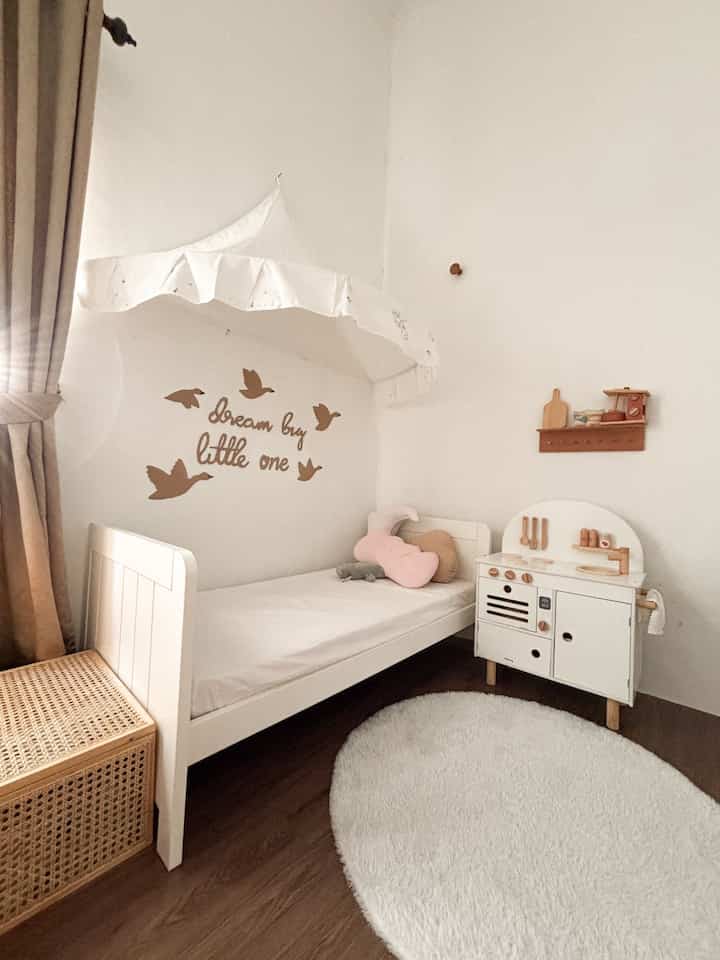 ‼️Photo Challenge Alert⁉️ 
O!Class "Home Styling Photography 2.0" : Editing Your Phone Pics Like a Pro with Adobe Lightroom with Rizal R @Studio__nau

Terimakasih banyak sebelumnya kepada Ohouse karna selama jadi ambassadornya jadi lebih banyak mendapat ilmu tentang "Rumah khususnya"

OHi tetangga Ohouse!
untuk setia fotoku sebetulnya sudah selalu pakai preset, karna preset adalah jalur cepat biar ruangan lebih estetik 🤏🏻🫰🏻

jujur aku menggeluti dunia perpreset-an udah dari lama banget mungkin tahun 2018?! 
karna menurutku tone seragam di feed sosial media itu wajib! Terlihat rapih juga estetik, lika likunya ada banget dari mulai buat sendiri trial error tak terhitung sampe beli preset dari yang cuma 10k - 350k pernah 🤣

tapi tetep kurang sreg, akhirnya di tahun 2022 kemarin aku menemukan preset racikanku yang cocok dirumahku dan "ini aku banget" hehe

tonenya up terang tapi ga lebay 🫶🏻🤎
kalo versi cerita kalian gimana?

#OclassPhotoEditing
#MyEditingStyle
#MyEditingClass