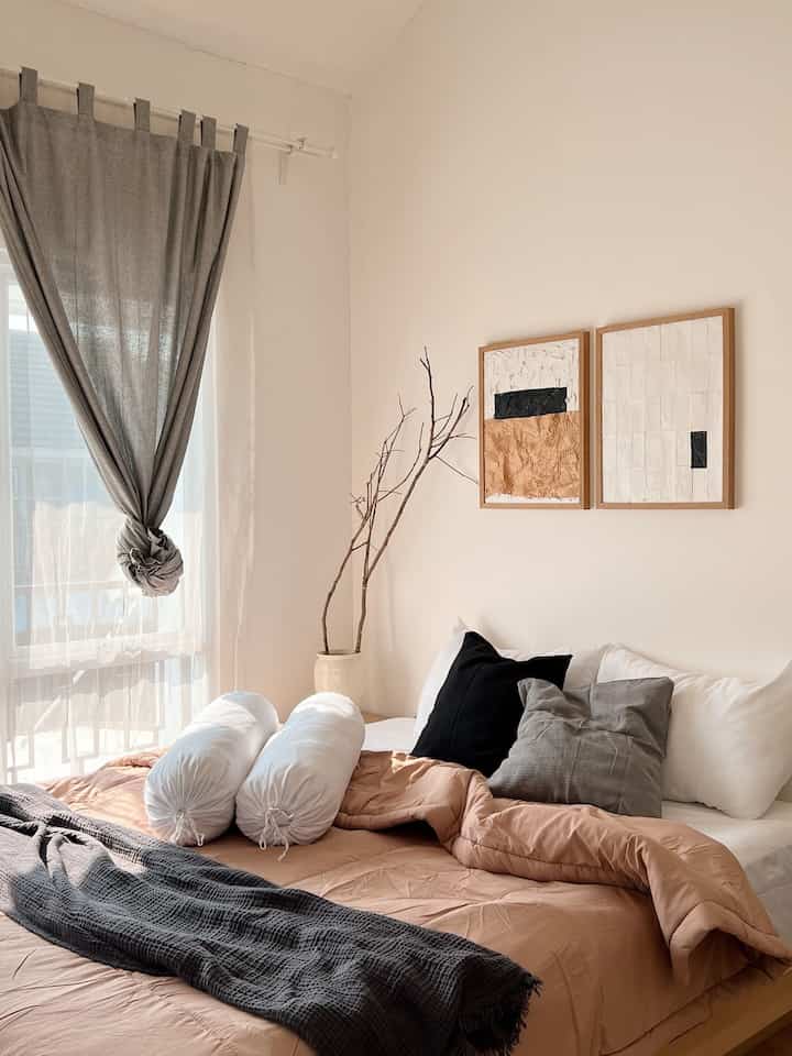 Japandi.

We chose the Japandi house theme because we like the Japandi tone and pattern, natural, natural, and simple.

Our master bedroom is a room that is very close to the Japandi theme. Next, we will change several rooms to the Japandi theme.

#Japandi
#homedecorinspo
#japandihouse #JapandiInspired #JapandiStyle #JapandiRoom #JapandiDesign