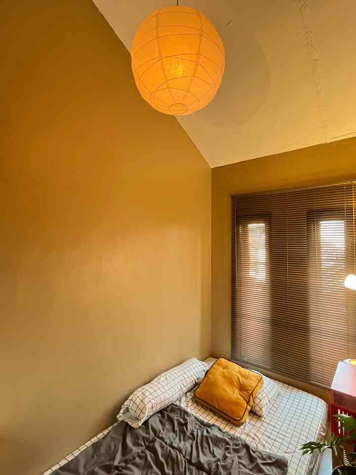 Sudut nyaman untuk bersantai setelah hari yang panjang🙌

#RoomStyle
#Materialroom
#InspirasiRoom
#Relaksasi 
#SuasanaNyaman 
#Rumah