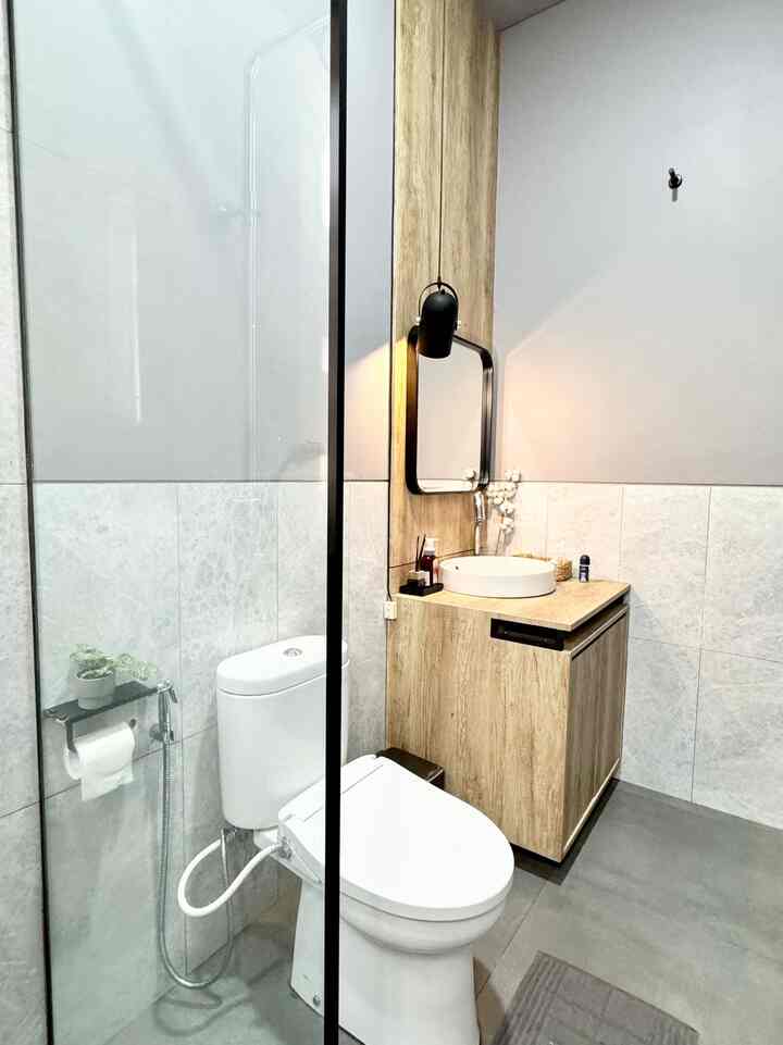 Material Bathroom

Kamar mandi ini adanya dilantai 1, tiap hari dipakai 
Desain tetep ada sentuhan industrial dengan warna wood, black, grey

#bumitimi #materialkamarmandi #kamarmandi #inspirasikamarmandi #bathroom #idekamarmandi