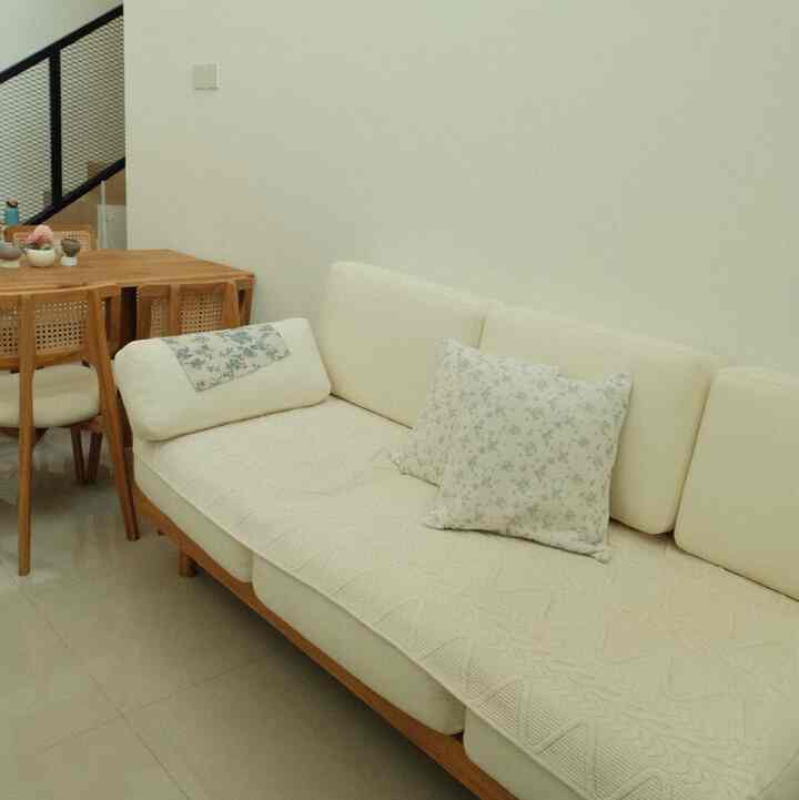 Konsep Open Space dengan void di Damaruma lantai 1, yang digunakan untuk living room, dining room dan kitchen.

#openspaceideas #rumahdenganvoid #iderumahopenspace #livingroom #sofajati