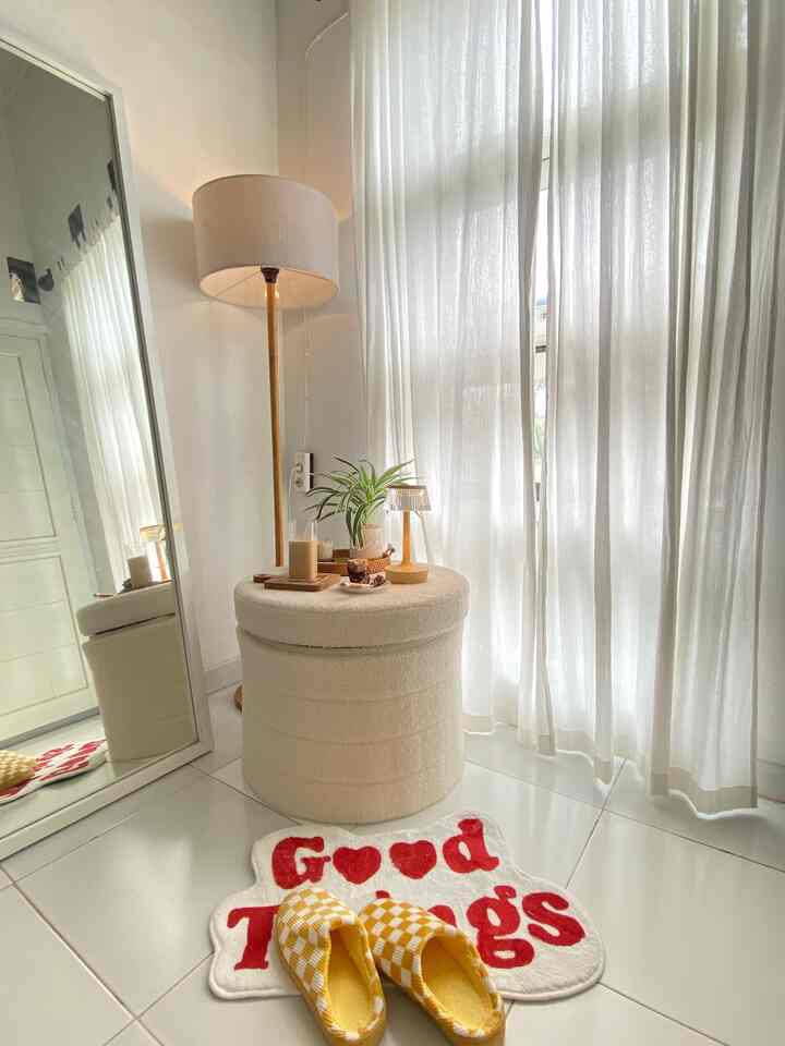 Sudut Favorit 💕

Stool storagenya multifungsi bgt sih bisa jadi meja 😍 buat ngopi2 atau ngecake, padahal di dalamnya isinya mainan anak 😂


#sudutfavorit
#cornerstyling
#rumahaesthetic
#dekorasiruangtamu
#homecafe


