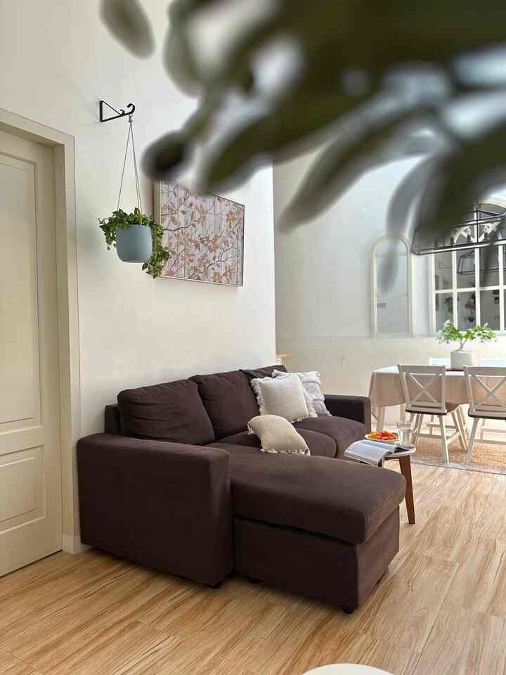 Tempat aktivitas anak anak di pagi hari sebelum berangkat sekolah dan malam sebelum tidur

#ruangkeluarga #inspirasiruangkeluarga #ruangkeluargakecil #bandaaceh #livewithkids