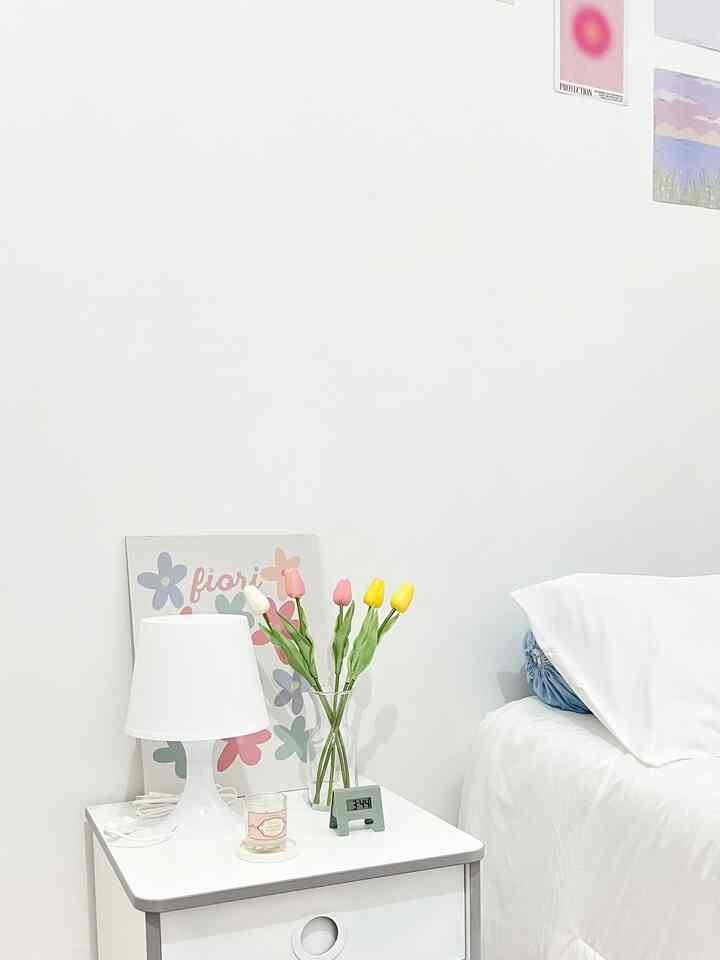 ベッドサイドテーブルツアー 🌷

#materialkamar #kamar #inspirasikamar #roomdecor #roominspo #room #bedsidetable