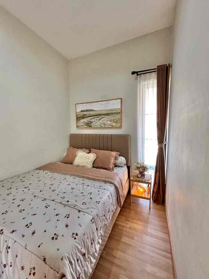 My Master Bedroom dengan nuansa white and wood 🤎
selalu sukaa dengan tone warna ini karena menurutku simpel, estetik, dan timeless.
untuk mewujudkannya ak memilih menggunakan lantai parket. selain itu aku jg menambahkan rak kayu susun 2 tingkat di samping tempat tidur.
bagaimana menurut kalian? ☺️✨

#bedroom #masterbedroom #inspirasiKamarTidur #kamartidur #home #homeinspo #homesweeth