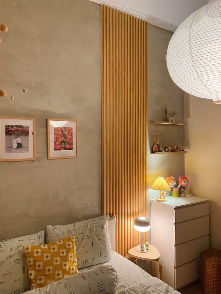 Ini dia sudut menyenangkan pada area kamar tidur kami ✨

Yang awalnya jadi sudut awkward kami jadikan tempat untuk menaruh collection figure hasil hunting Pop Mart dan Sonny Angel 🧸😆

#SudutRuanganSempit #PojokSempit
#DekorasiPojokSempit #bedroom #japandi #rumahdeveloper #depok