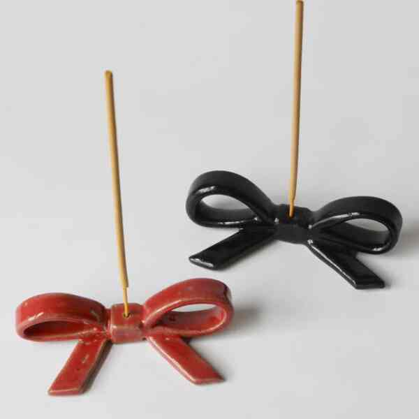 Ribbon incense holder
