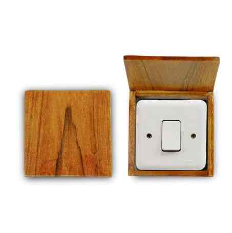 Frame Saklar Lampu Kayu Jati Asli