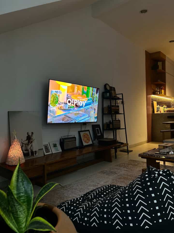 Mood living room di malam hari ✨

Lampu yang digunakan warm white agar lebih hangat dan intim. Yang paling utama ada lampu meja dan juga lampu dinding pada bata tempel arah atas bawah yang menjadi aksen serta elemen estetik di ruang tengah kami.

#LampuRumah #InspirasiLampu #NightVibe #Lampudinding #lampuruangkeluarga #lampudapur #lighting #workingspace #llivingroom #lampumeja