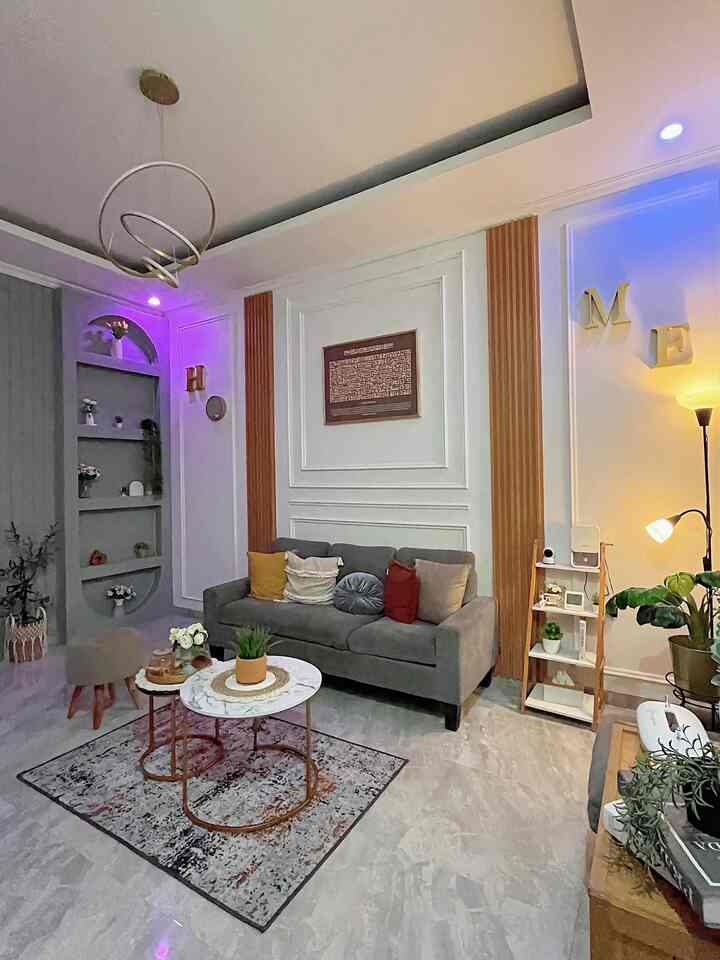 Night vibes ✨

Kondisi suasana malam di ruang tamu kami, untuk menciptakan suasana hangat di ruang tamu ini kami menggunakan smart lampu wifi banyak warna sehingga kami bisa mengganti warna-warna lampu sesuai mood dan keinginan, kami juga menambahkan lampu lantai berwarna warm white untuk memberikan kesan hangat di ruangan ini.

Semoga menginspirasi🤗

#LampuRumah
#InspirasiLampu
#NightVibe
#LampuSmartWifi
#LampuLantai
#LampuRuangTamu