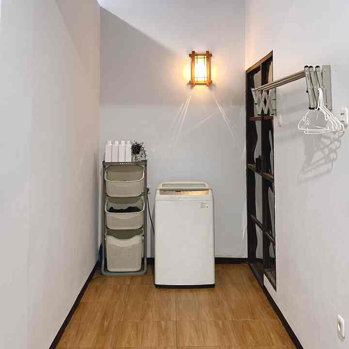Night vibes dari area laundry, dengan menambahkan lampu dinding ala jepang dengan warna warm . Karena lampu ini sistem tanam jadi membutuhkan tukang saat instalasi ini. Meskipun kesannya rumit tapi kami puas dengan lampu ini yang membuat ruangan lebih nyaman 💡

#LampuRumah #InspirasiLampu #Nighvibe #laundryroom 