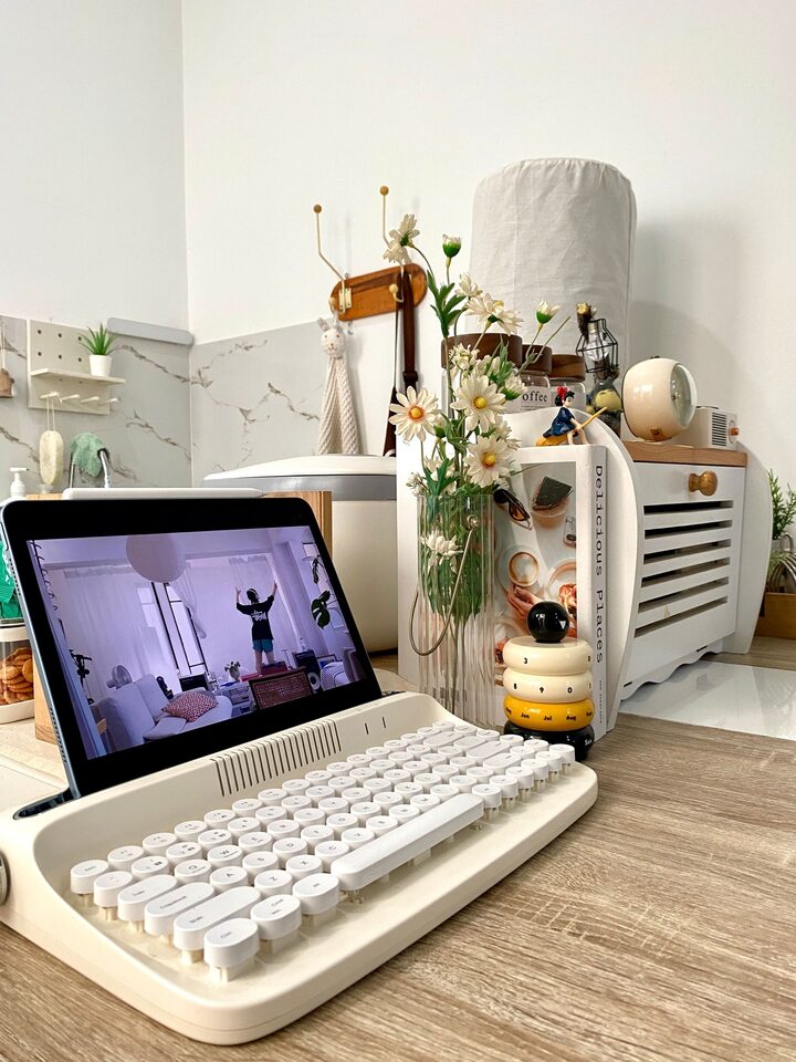 short form carousel card thumbnail