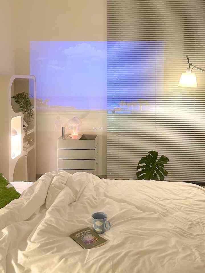 my cozy room at night 🌙✨

saat malam hari aku menyalakan lilin juga beberapa lampu portable untuk di area bed, supaya moodnya makin nyaman untuk beristirahat.

selain itu aku juga nonton mini movie sebelum tidur untuk suasana yang lebih cozy 🌙

#InspirasiLampu
#NightVibe
#LampuKamar
#LampuTidur
#LampuRumah