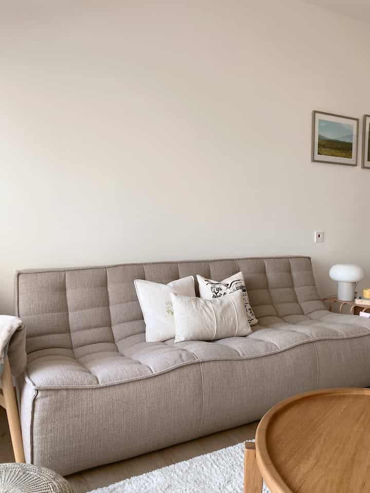 One simple home decor item that can make a huge difference is cushions or throw pillows! I have them all around my apartment, and they instantly make everything feel cozier. When guests come over, it makes them more comfortable too—they can even rest them on their laps! Plus, you can get creative by choosing covers that match your interior style. I love them so much! 💛

#homedecor #dekorasirumah #throwpillow #cushions #dekorasisofa #dekorasiapartemen #dekorasiestetik