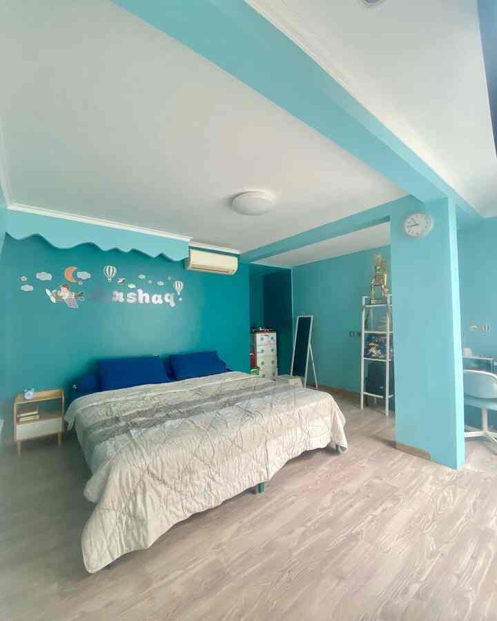 Hai tetangga online selamat datang diruang ramah anak di kamar anak laki- laki house of chel.. nuansa biru mendominasi ruangan ini lho. warna biru adalah wrna favorite anak kami 

#MejaBelajarAnak
#WallpaperEstetik
#WarnaCatbiru
#TempatTidurAnak
#RumahRamahAnak
#KamarAnakLakiLaki